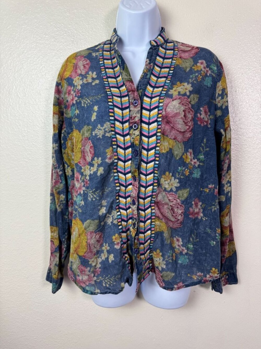 Magazine Floral Embroidered Button Up Long Sleeve Shirt 100% Cotton Size Large